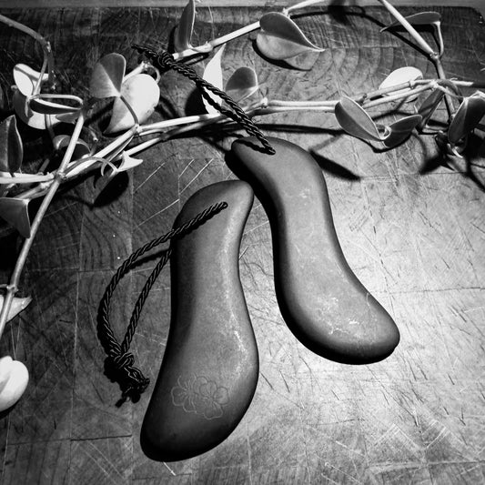 Stone Edge - Bian Shi Gua Sha Tool